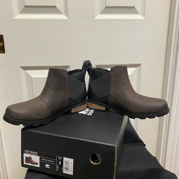 🌲NWT🌲 Sorel Emelie Chelsea Bootie - Picture 8 of 11